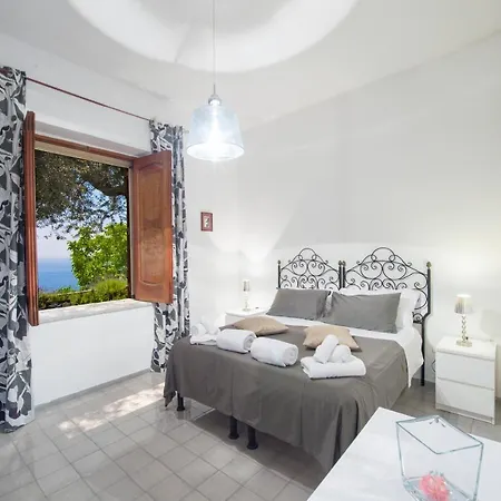 San Giovanni Villa Praiano